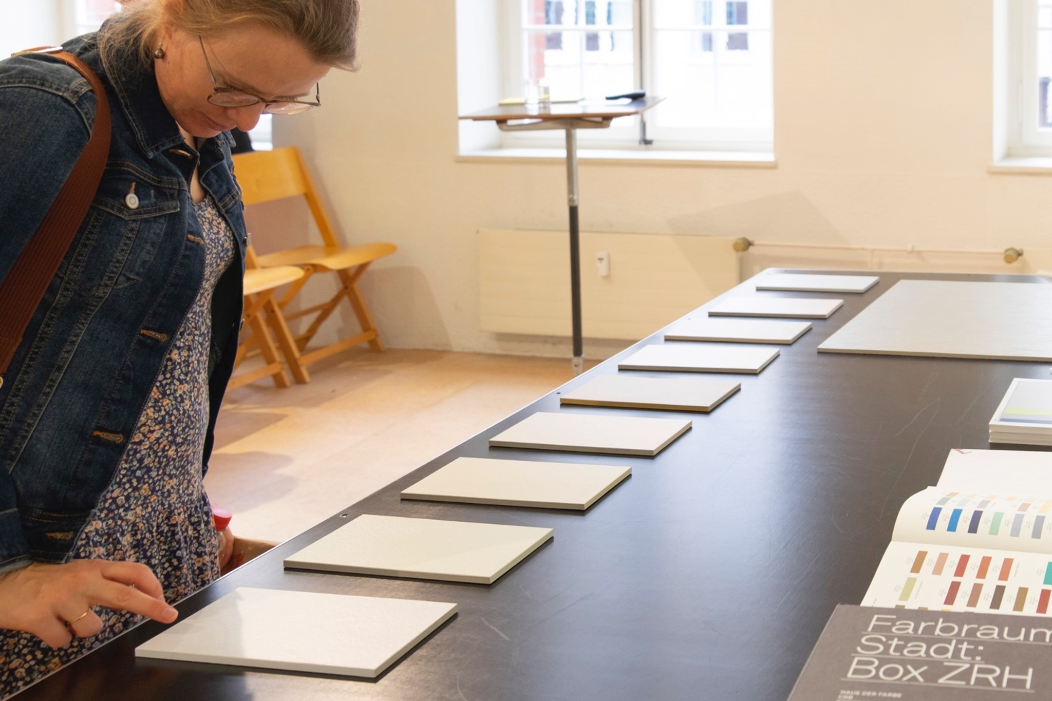 Die Faserzementplatten der Linie «Architectural Panel» gibt es in mehreren Oberflächenstrukturen und allen Farben.