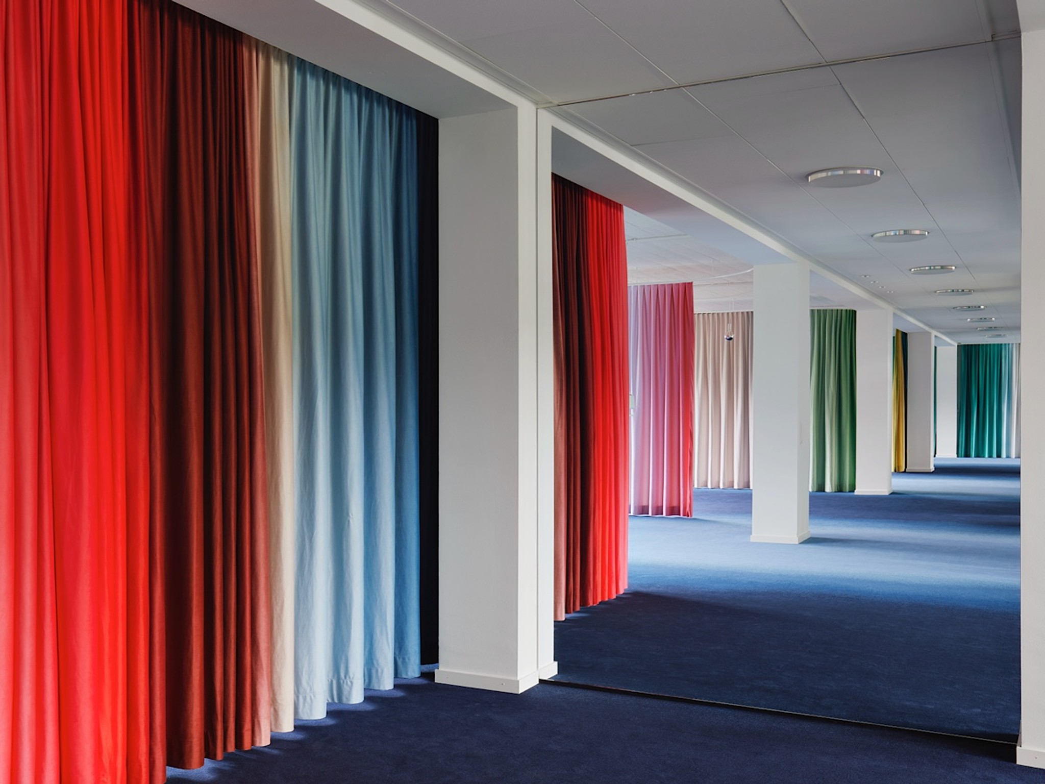 Am jährliche Innovation Day behandelte Swiss Textiles wichtige Themen der Zukunft. Für diese hat sich der Branchenverband auch selbst gerüstet: mit neu bespielten Büroräumen, die zeigen, was seine Mitglieder können.