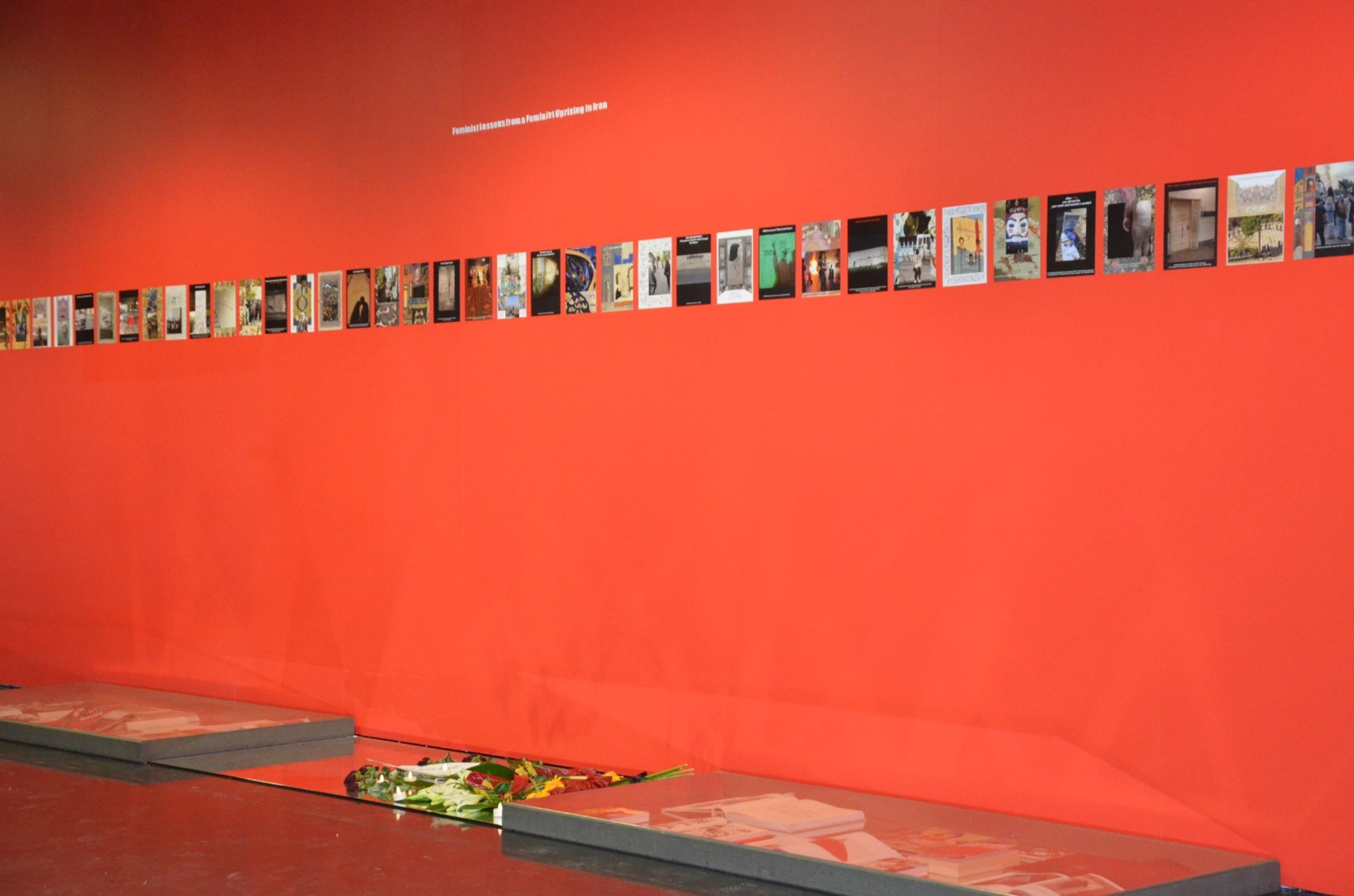 Die Ausstellung ‹Feminist Lessons› im Foyer des HIL-Gebäudes der ETH Hönggerberg.