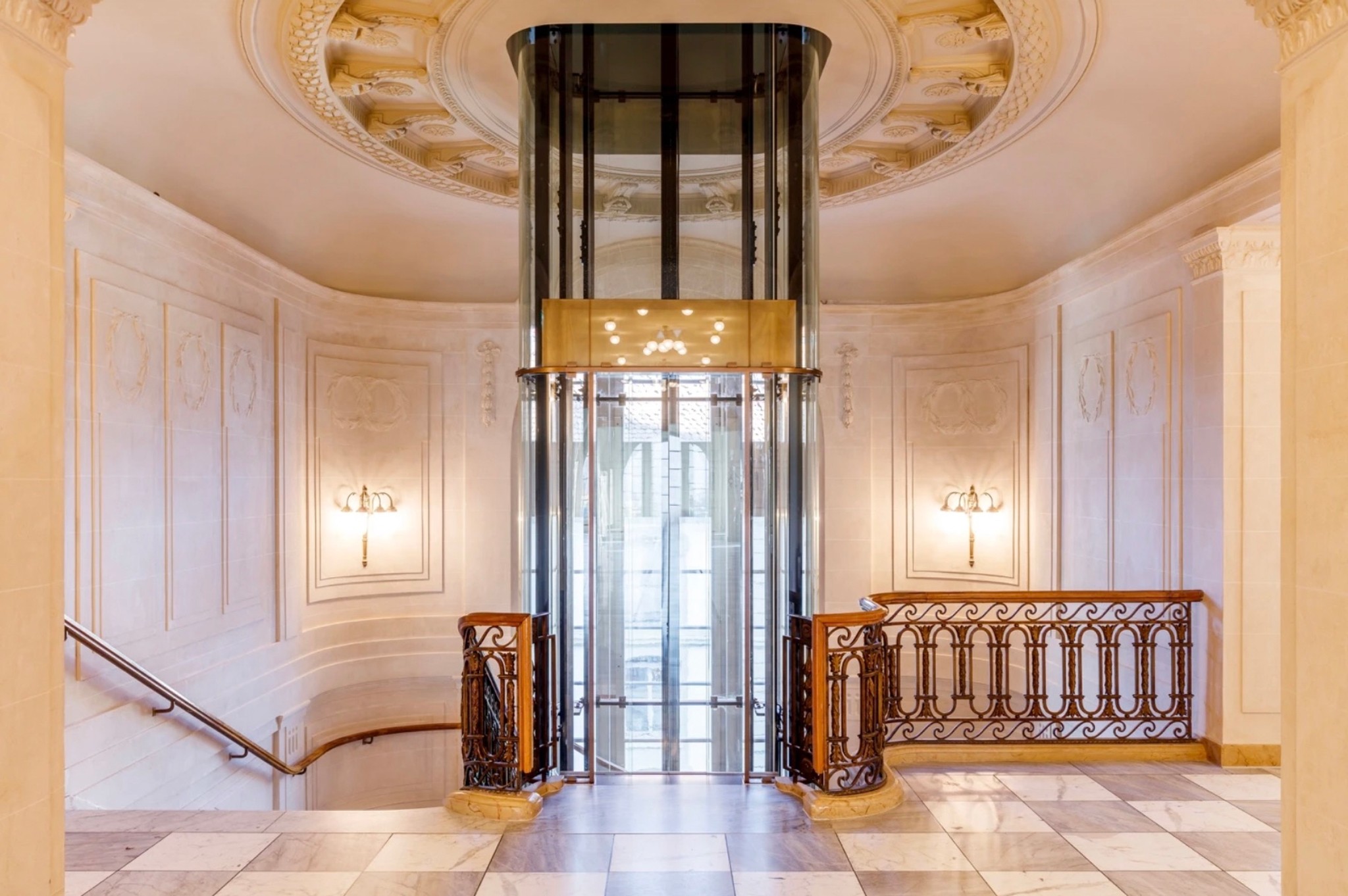 Eine Massanfertigung von Emch: Der Lift im Casino Bern