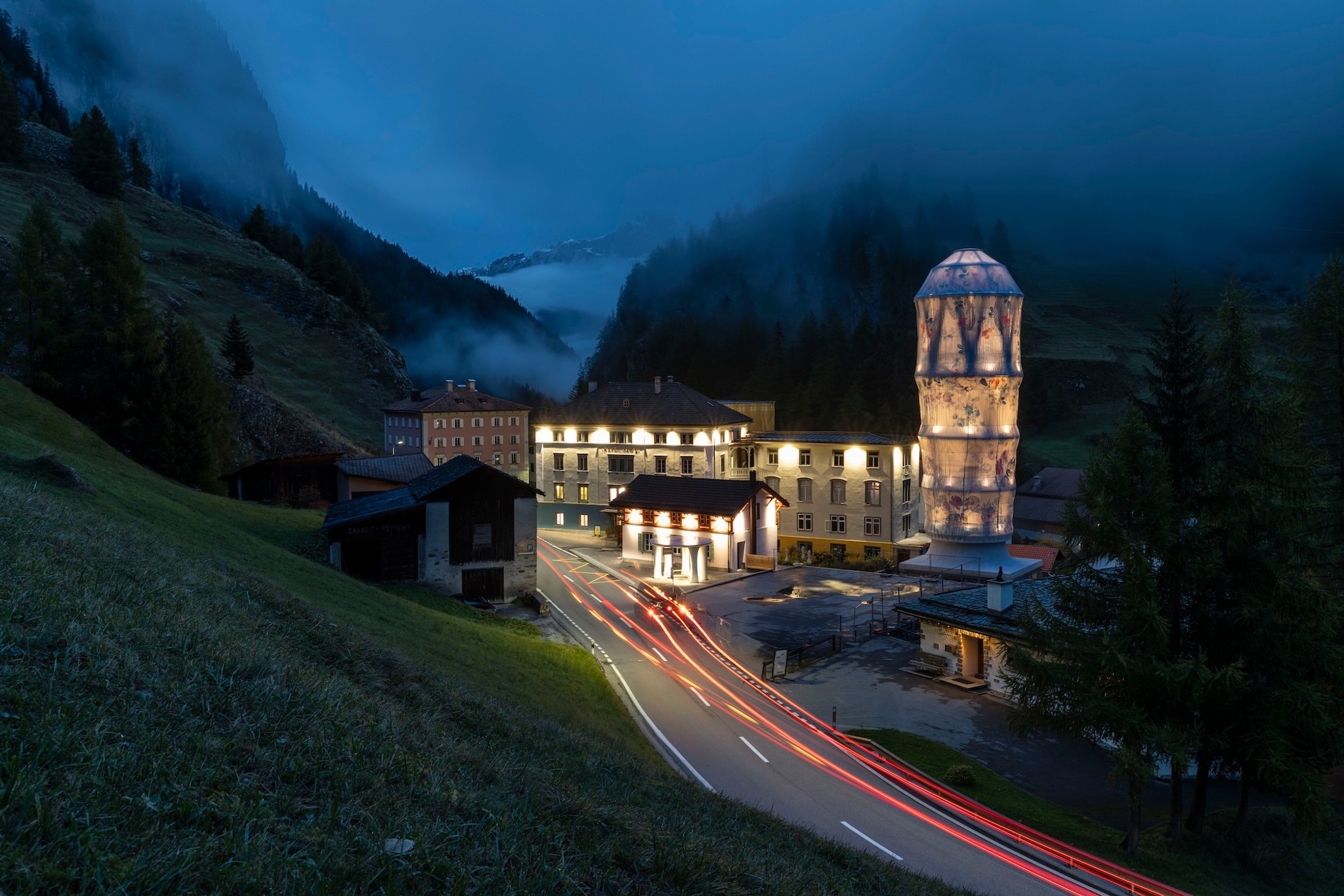 ‹Tor Alva› in Mulegns, Graubünden – zwischen Zuckerbäckerromantik und technologischem Fortschritt