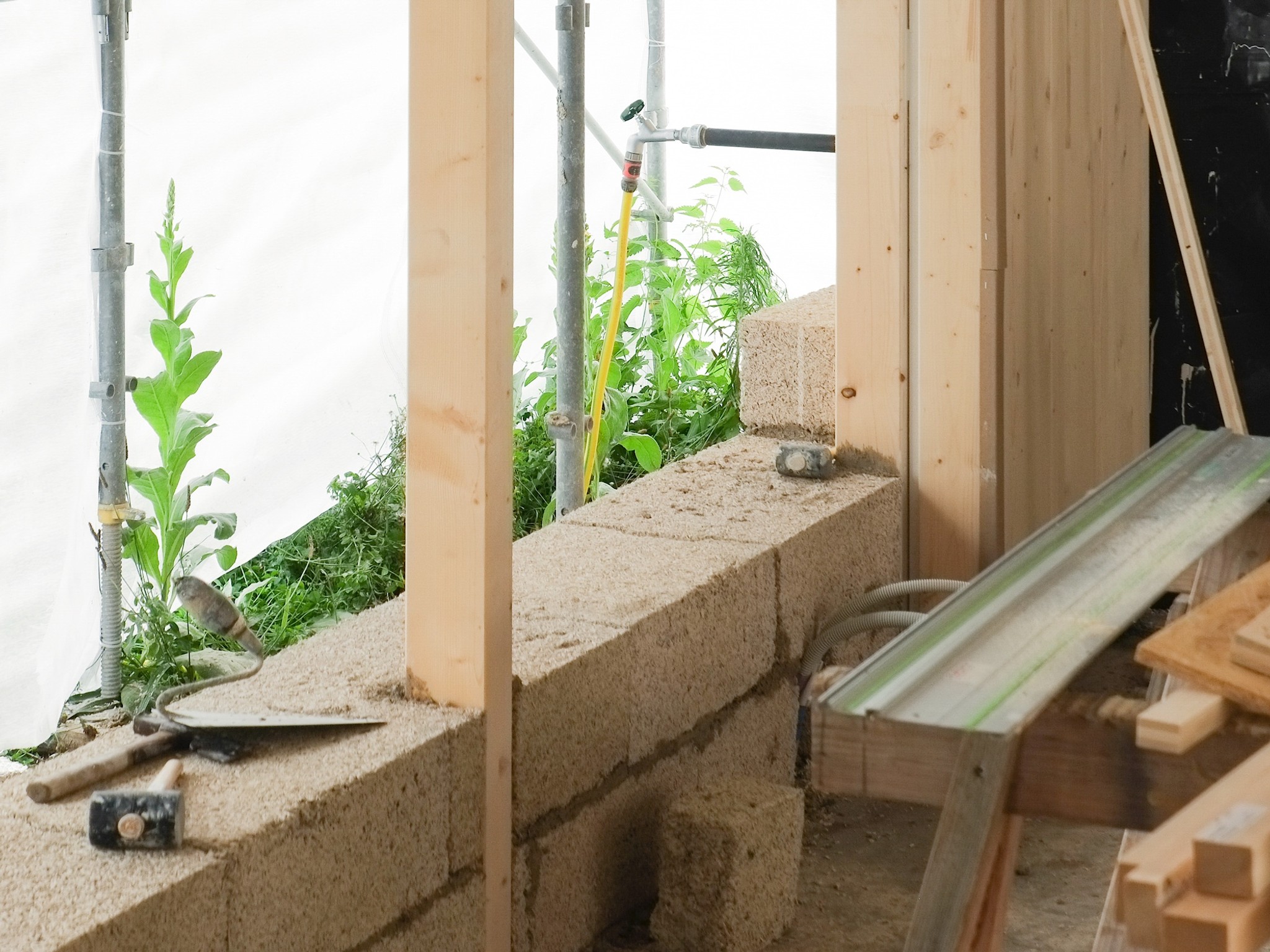 Konstruktion mit Holz und Hanfkalkstein