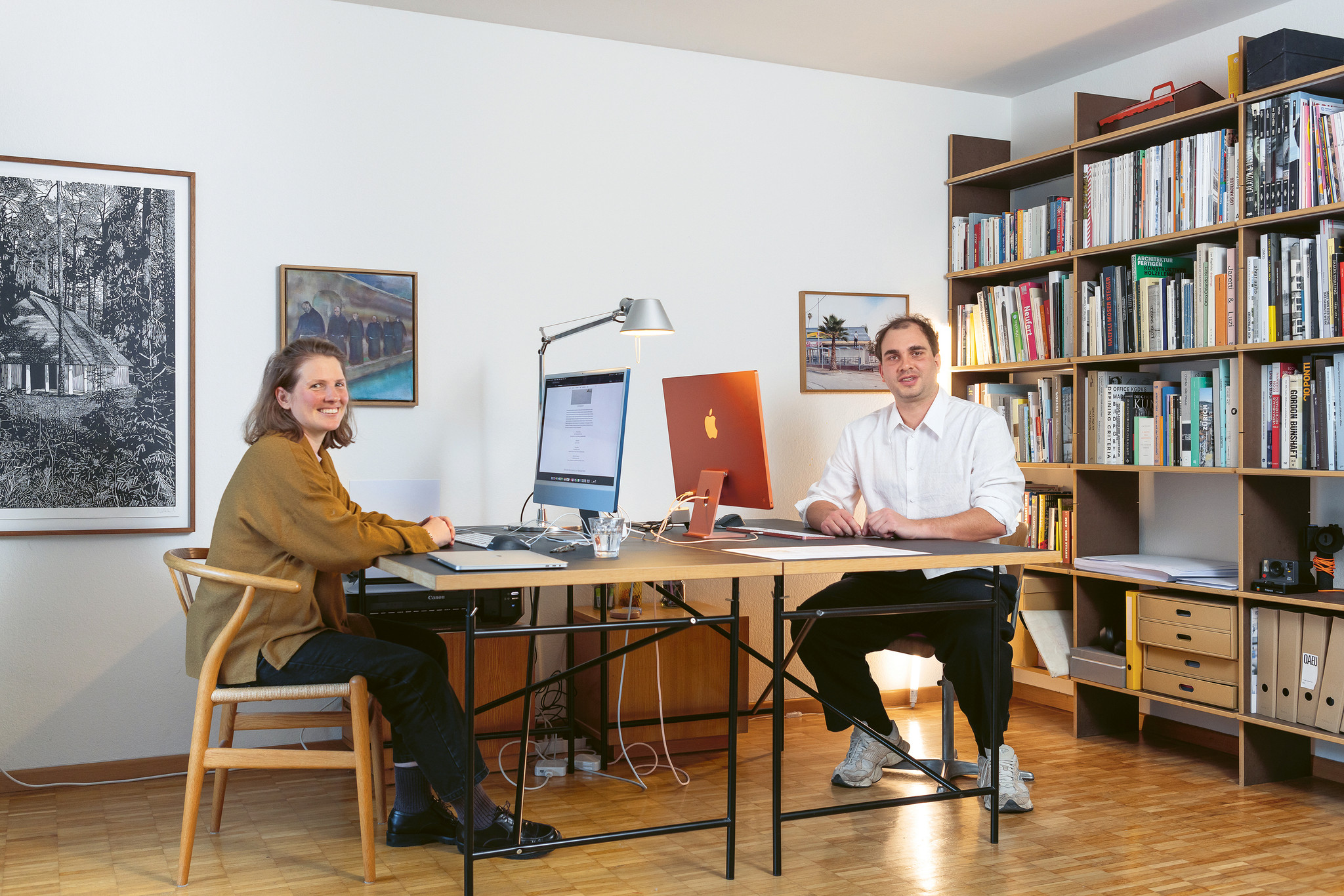 Laura Stock und Johannes Walterbusch in der Stube ihrer Wohnung