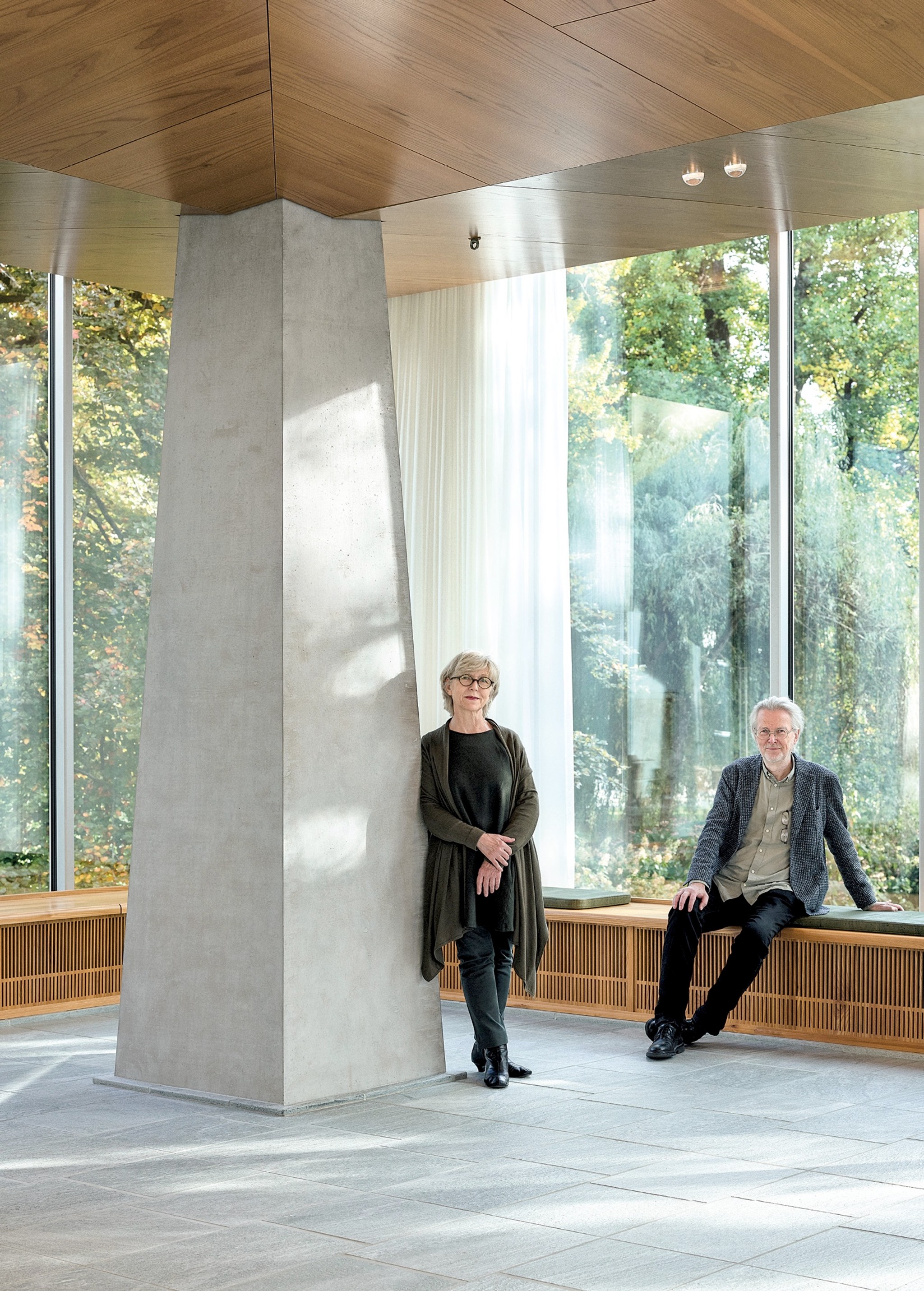 Elisabeth und Martin Boesch im neuen Foyer des Kurtheaters Baden. Foto: Vic&Chris