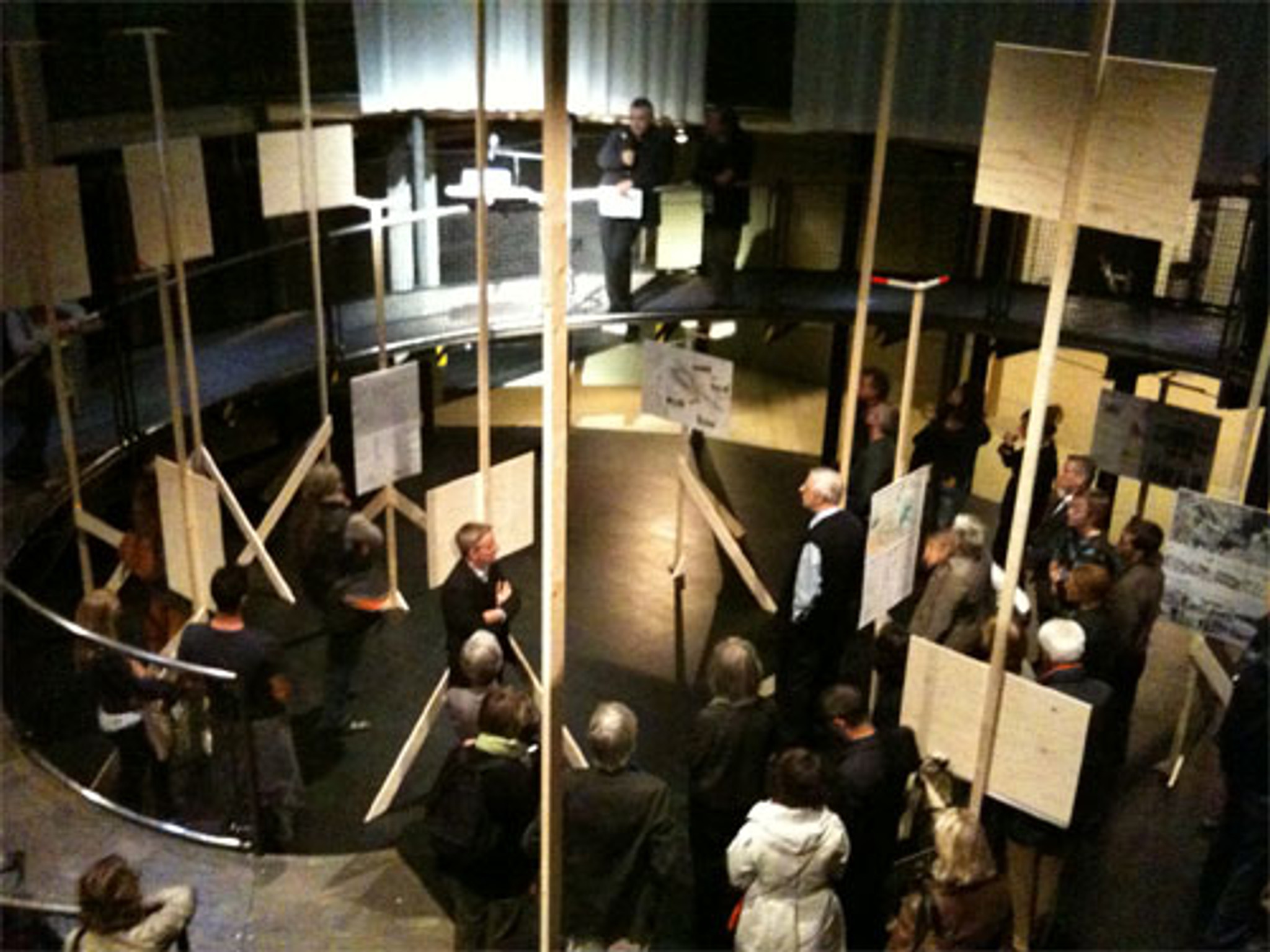 Vernissage in der Wettbewerbsausstellung am letzten Dienstag