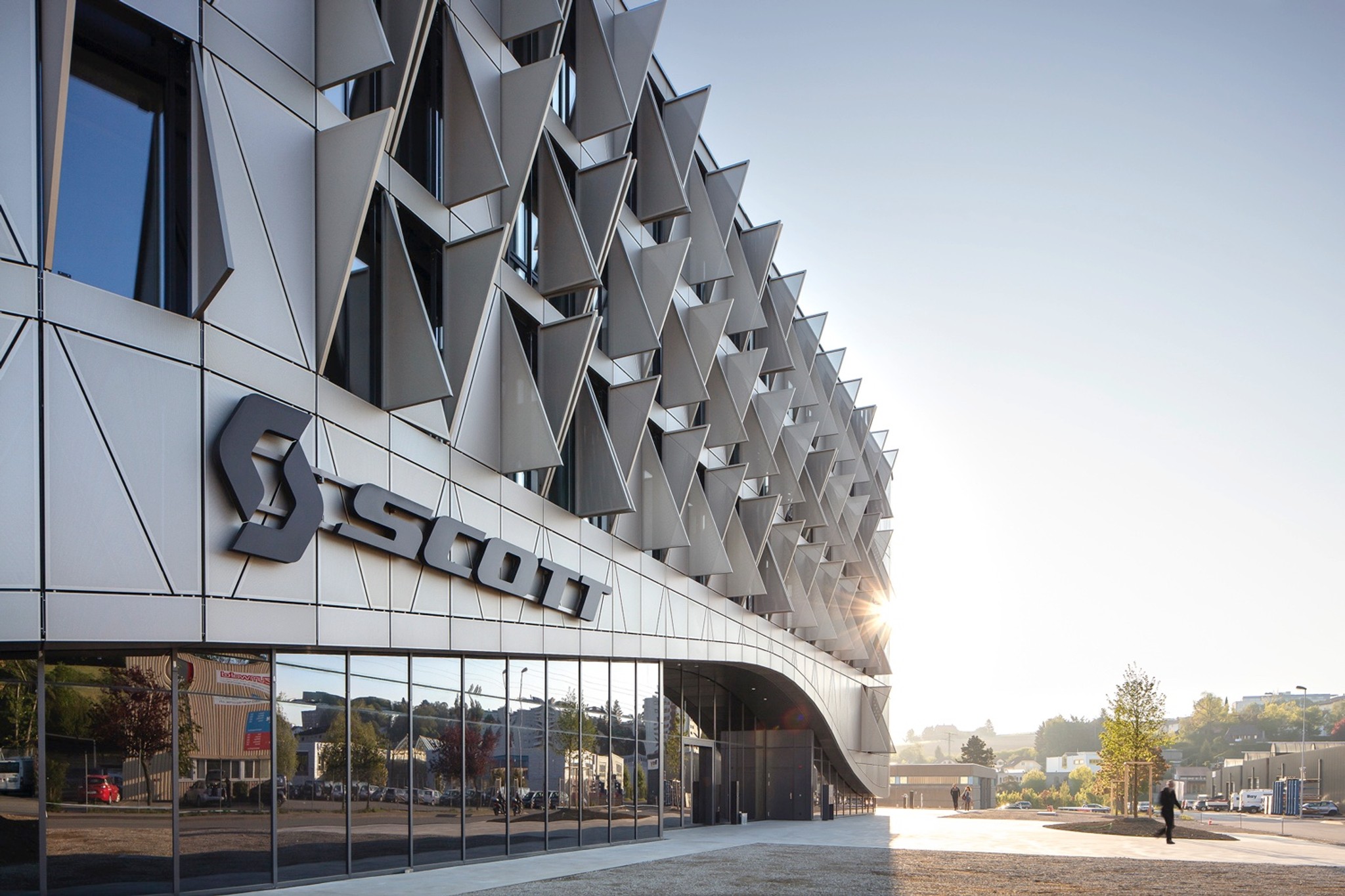 Aluminium, Hightech, Innovation – der Hauptsitz von Scott Sports. (Foto: Simon Ricklin)
