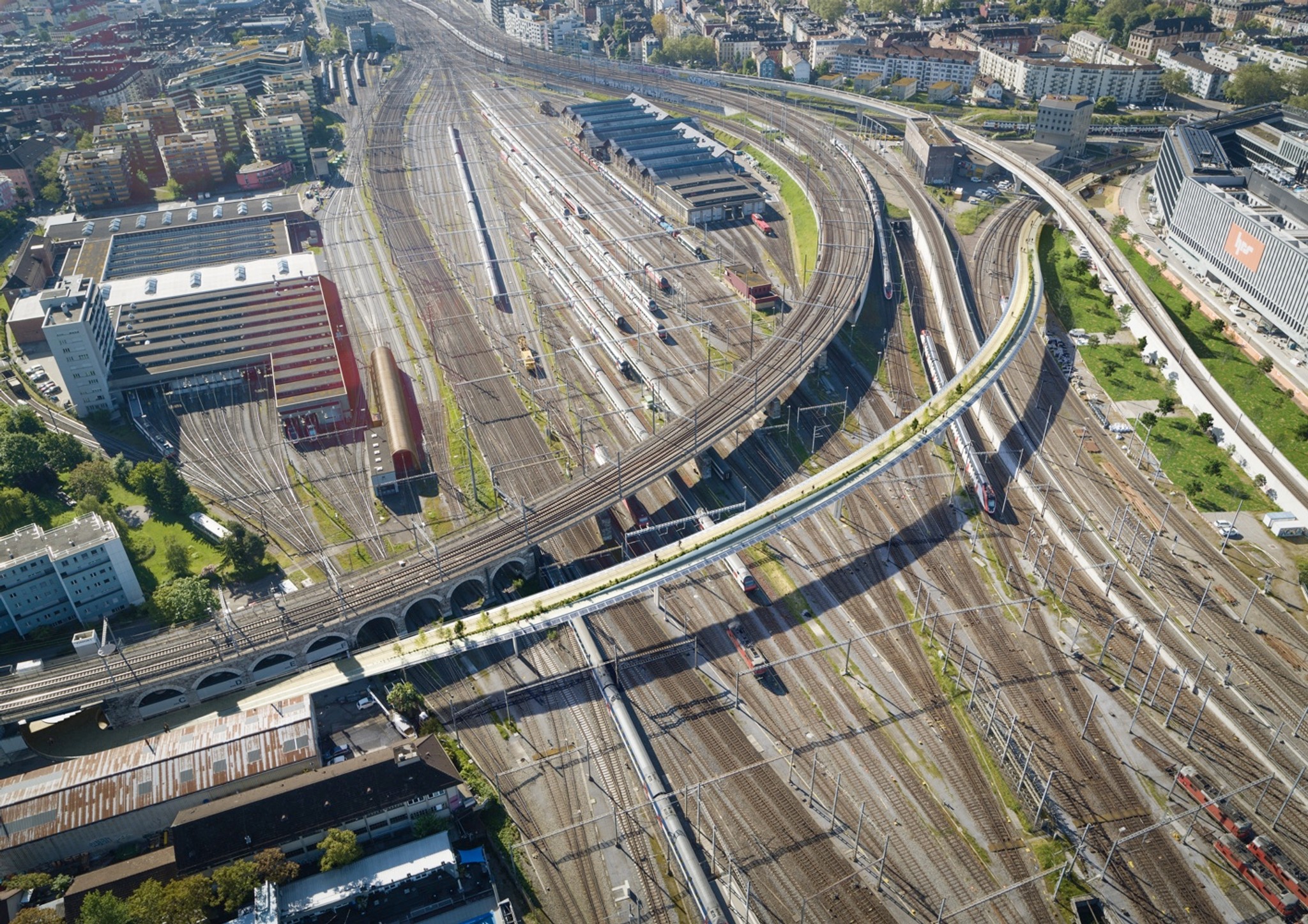 Eine neue Velobrücke über das Zürcher Gleisfeld | Hochparterre