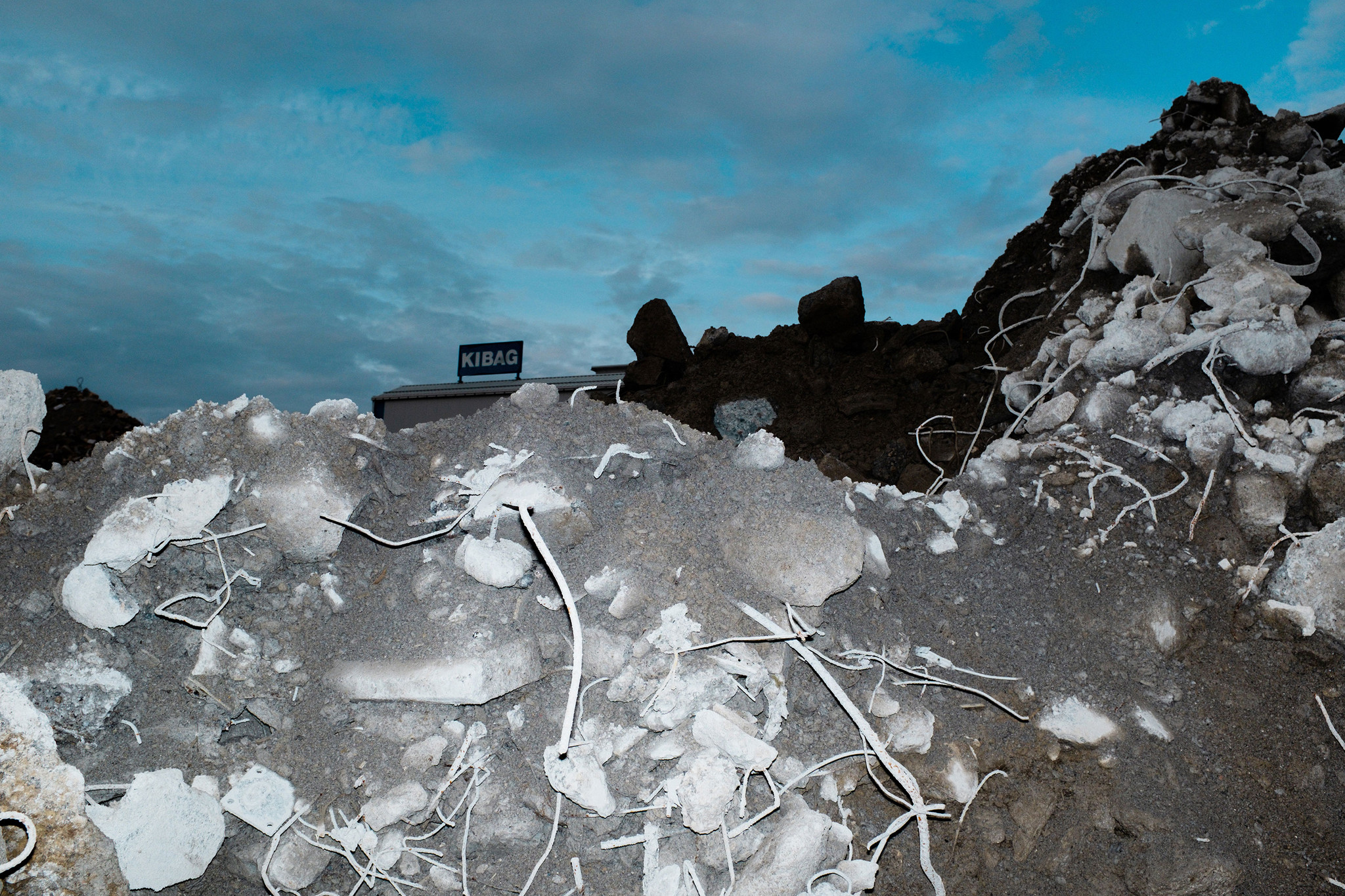 Auch Recyclingbeton braucht frischen Zement. Dessen Herstellung ist in der Schweiz für rund sieben Prozent der CO2-Emissionen verantwortlich.
