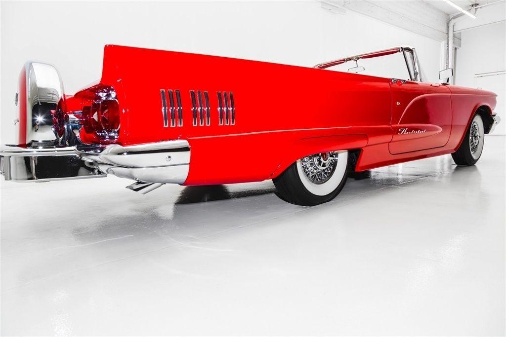 Continental Kit 1960 Ford Thunderbird convertible