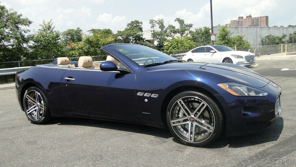 low miles 2013 Maserati Gran Turismo Sport 4.7L V8 RWD convertible