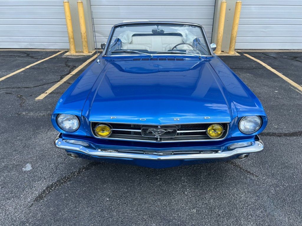 1965 Ford Mustang Convertible [fully loaded]