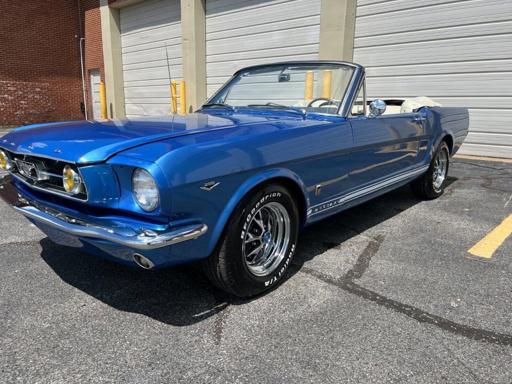 1965 Ford Mustang Convertible [fully loaded]