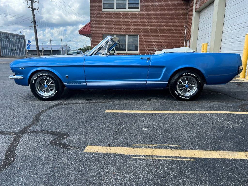 1965 Ford Mustang Convertible [fully loaded]