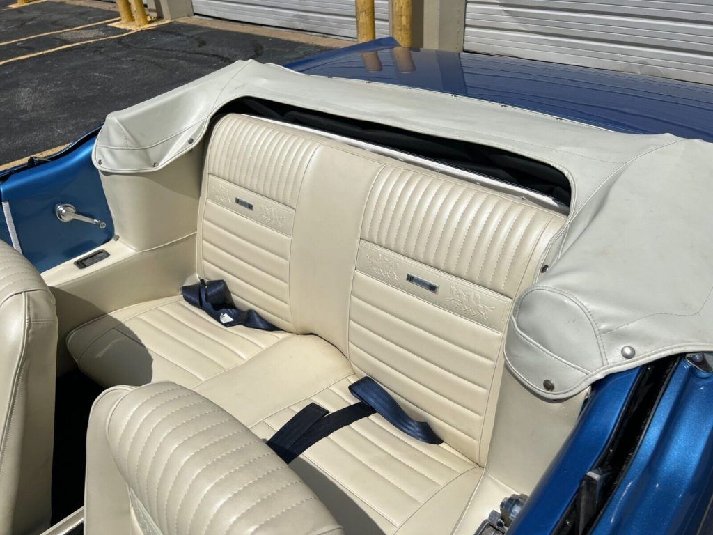 1965 Ford Mustang Convertible [fully loaded]