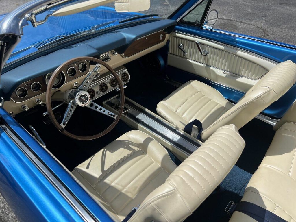 1965 Ford Mustang Convertible [fully loaded]