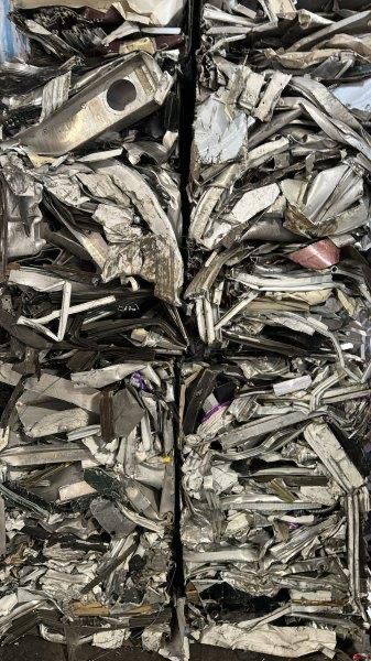 Alumunium section scrap
