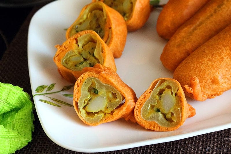 12 Must-Try Street Food Around Country 9 mirchi bhajiya