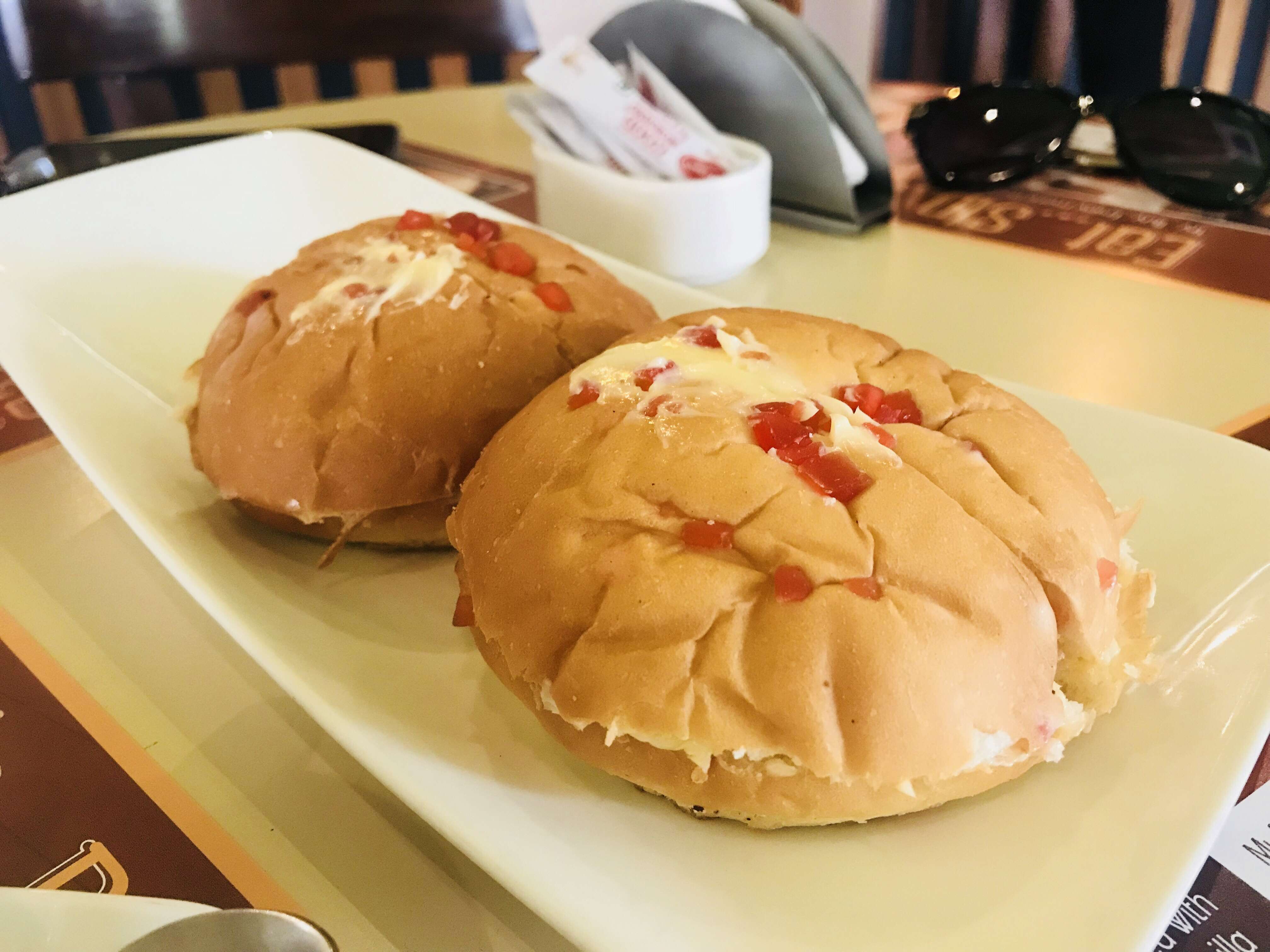 10 Places To Have Maskabun In Ahmedabad Every Morning 9 Maskabun In Ahmedabad | Wagh Bakri Tea Lounge