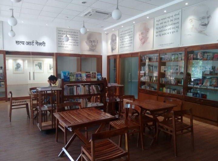 Karma Cafe - A Cafe - Cum - Library Exhibition Hub In Ahmedabad 4 Art place| Ambiance