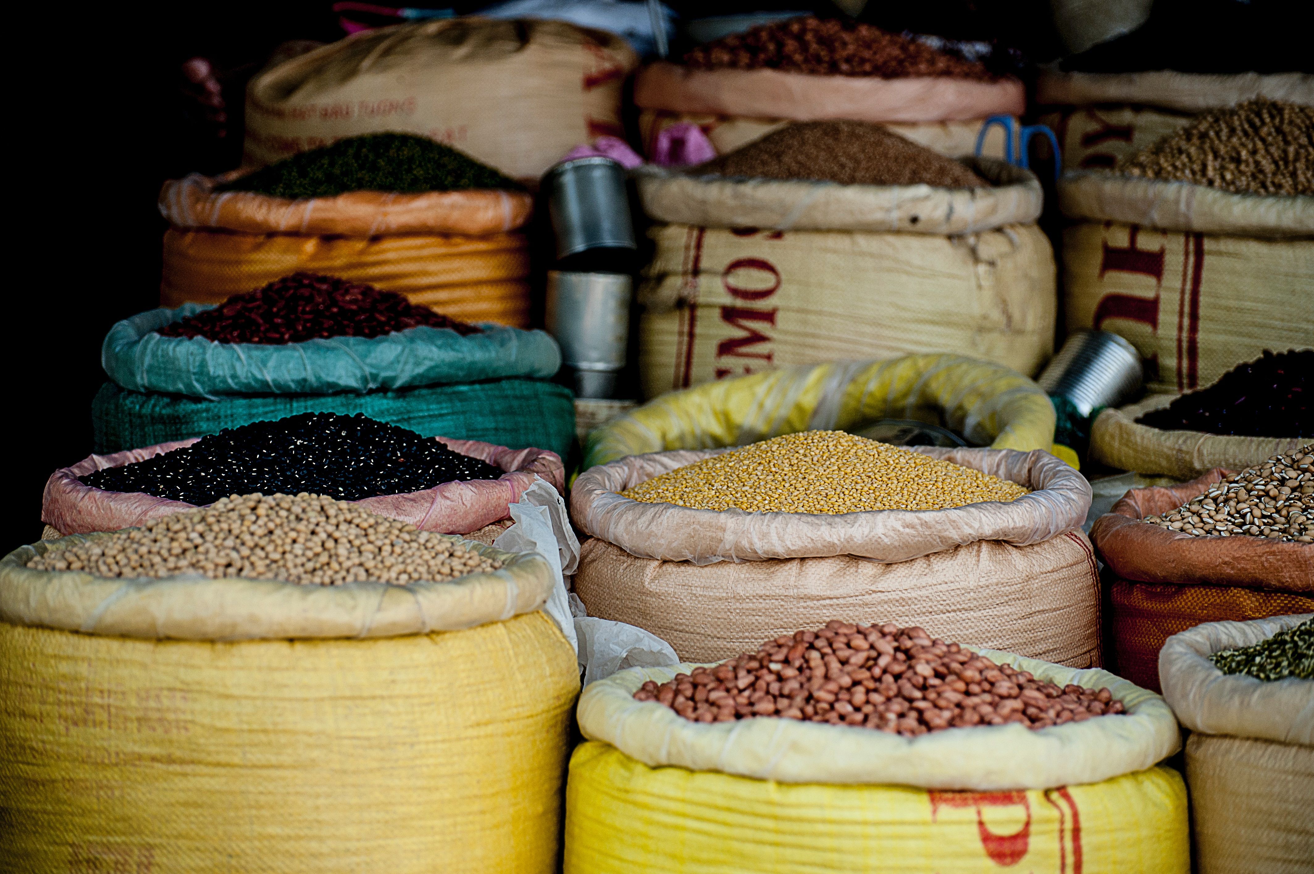 10 Food Items To Lower Your Cholesterol Level! 5 pulses| legumes| daal| protein| diet food| cholesterol reduction