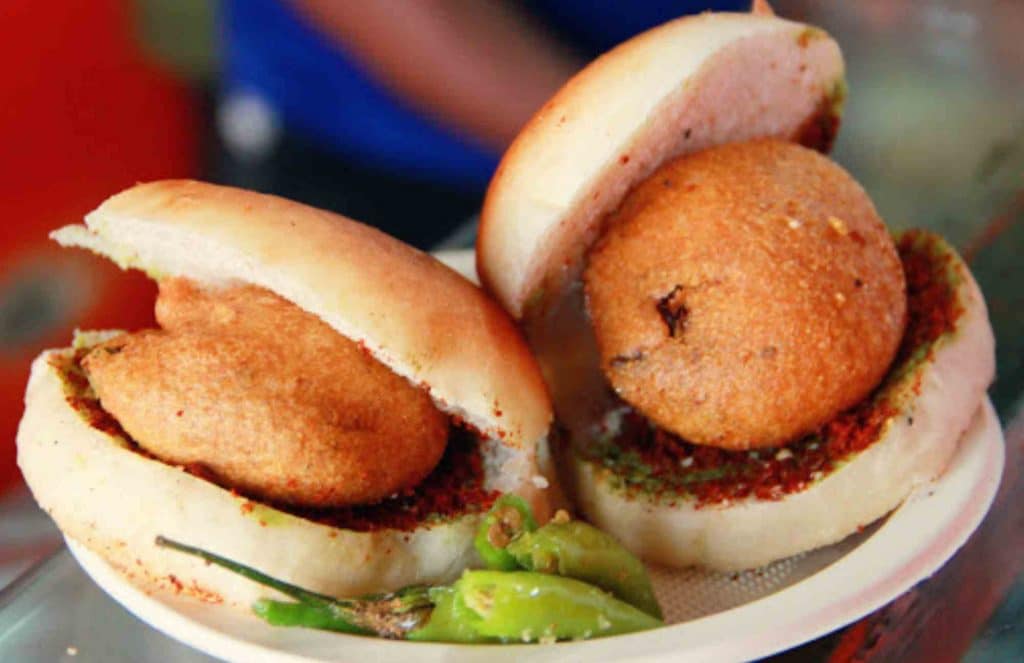 Best Street Food Places in Udaipur 2 Best Street Food Places in Udaipur|Purnima Vada Pav