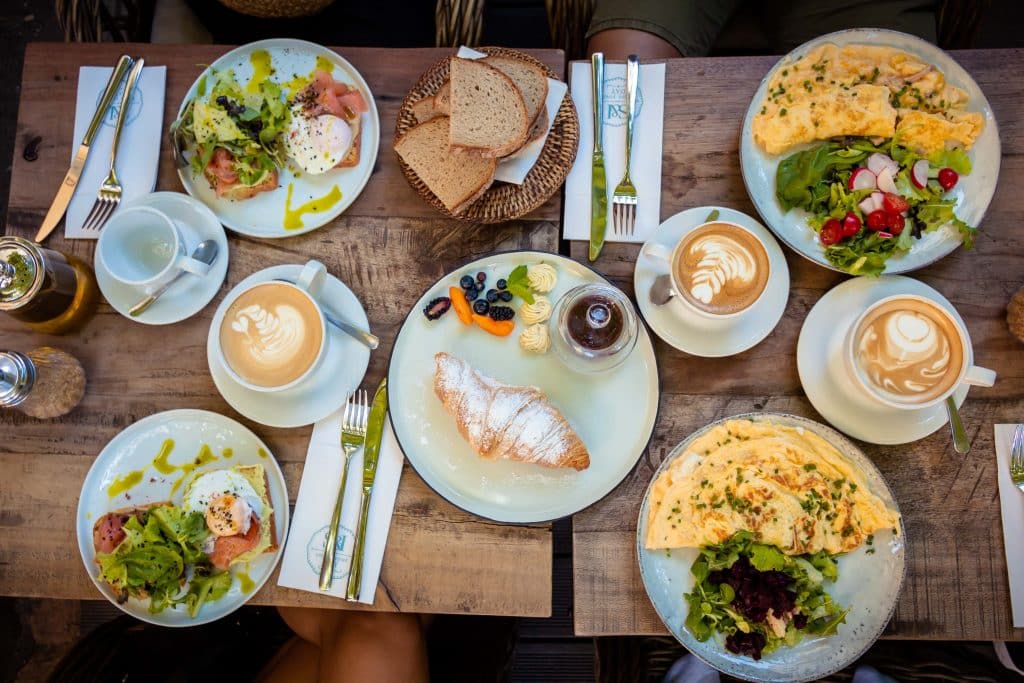 Best Christmas Gifts For Your Foodie Friends 7 Gifts for foodie friends| A hearty meal