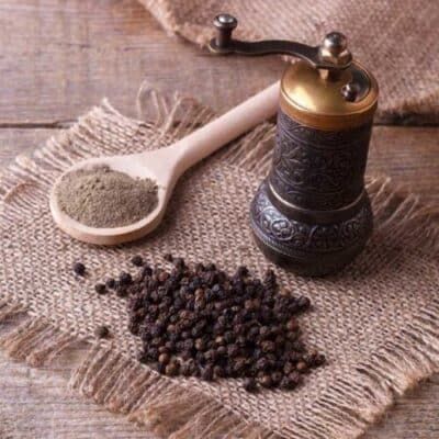 Ingredients That Help Add That Extra Spicy Touch To Your Food 2 Ingredients that add extra spic| Black pepper