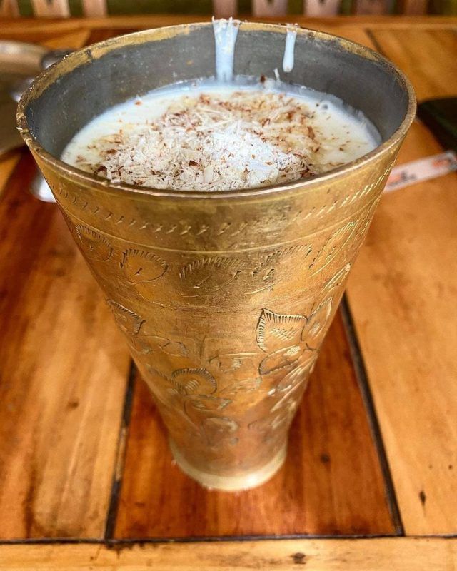 Have You Tried These Delicious Beverages In Ahmedabad ? 4 Drinks for summer in Ahmedabad| Patiala Lassi| Jassi De Parathe