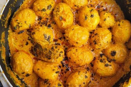 Where To Travel In India For The Best Food 3 Best food dishes| Dum aloo