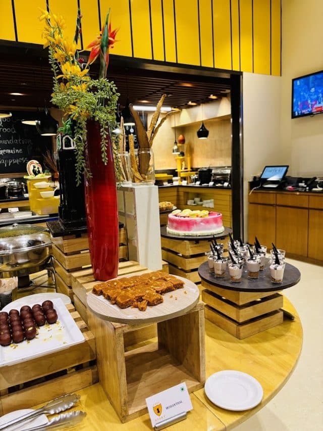 Luxury Dining Restaurants In Ahmedabad 5 Luxury Dining Restaurants In Ahmedabad - Palms Kitchen
