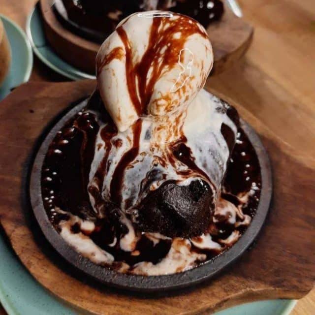 Top 6 Brownie Places In Ahmedabad 1 brownie of compass kitchen