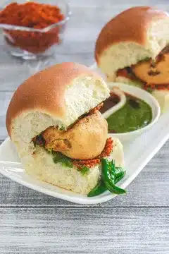 Vada Pav You’ll Regret Not Trying - Best Vada Pav in Mumbai 6 Shankar Vada Pav served with Chillies.