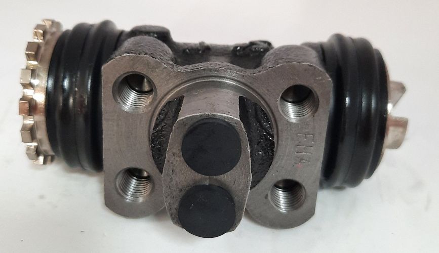 CYLINDER,WHEEL RH REAR 