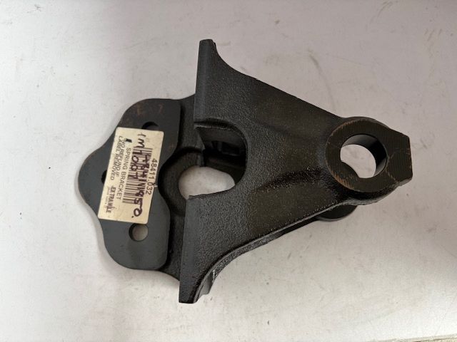 BRACKET, SPRING FRONT 