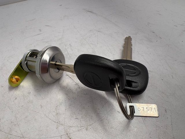 DOOR CYLINDER & KEY