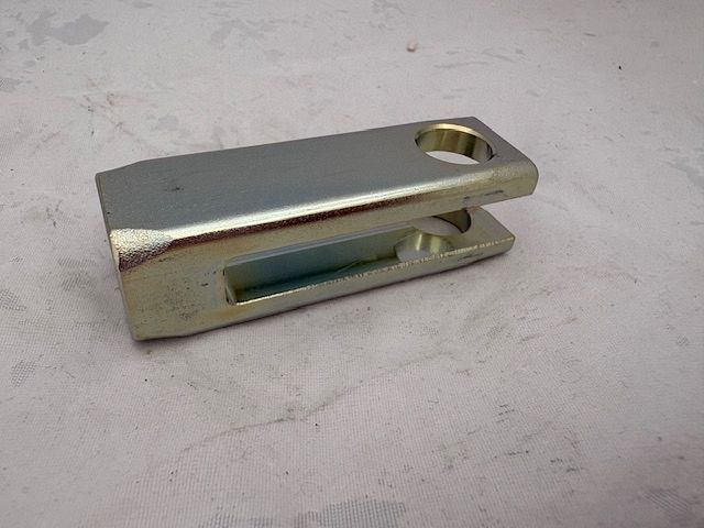 CLEVIS - CLUTCH SLAVE AIR PACK