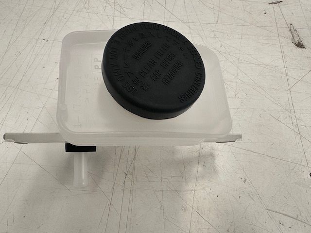 CLUTCH FLUID RESERVOIR