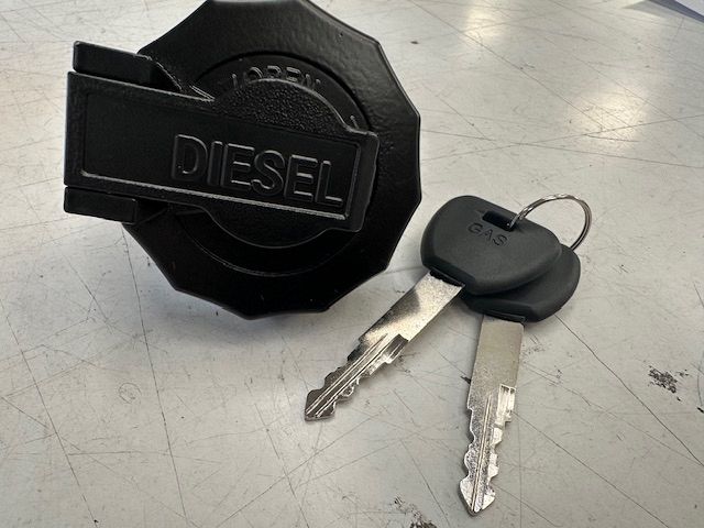 FUEL TANK CAP - LOCKING 