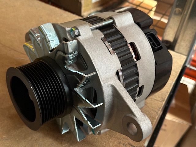 ALTERNATOR - 24V 90 AMP