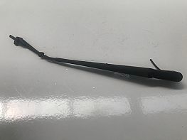 ARM.WIPER LH AND CENTER 
