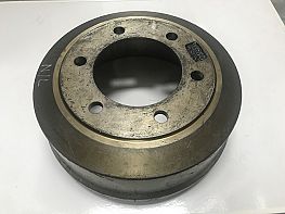 BRAKE DRUM , FRONT 