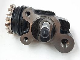 CYLINDER,WHEEL FRONT R/H  HINO FORD 