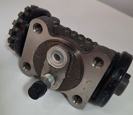 WHEEL CYLINDER , FRONT 
