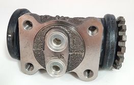 WHEEL CYLINDER , FRONT 