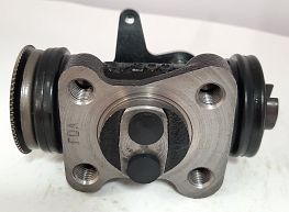 CYLINDER,WHEEL RH REAR