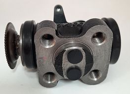 CYLINDER,WHEEL RH REAR