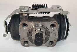 CYLINDER,WHEEL LH REAR