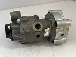 FOOT VALVE - BRAKE ASSEMBLY