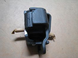 FRONT ENGINE MOUNT