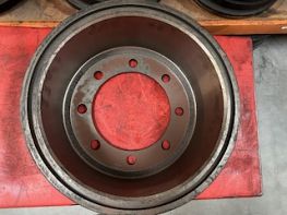 FRONT BRAKE DRUM
